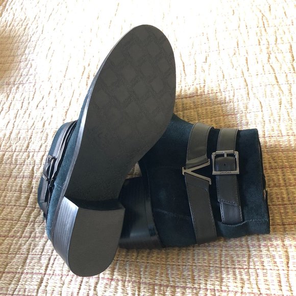 Vionic Ankle Boots - Picture 4 of 9